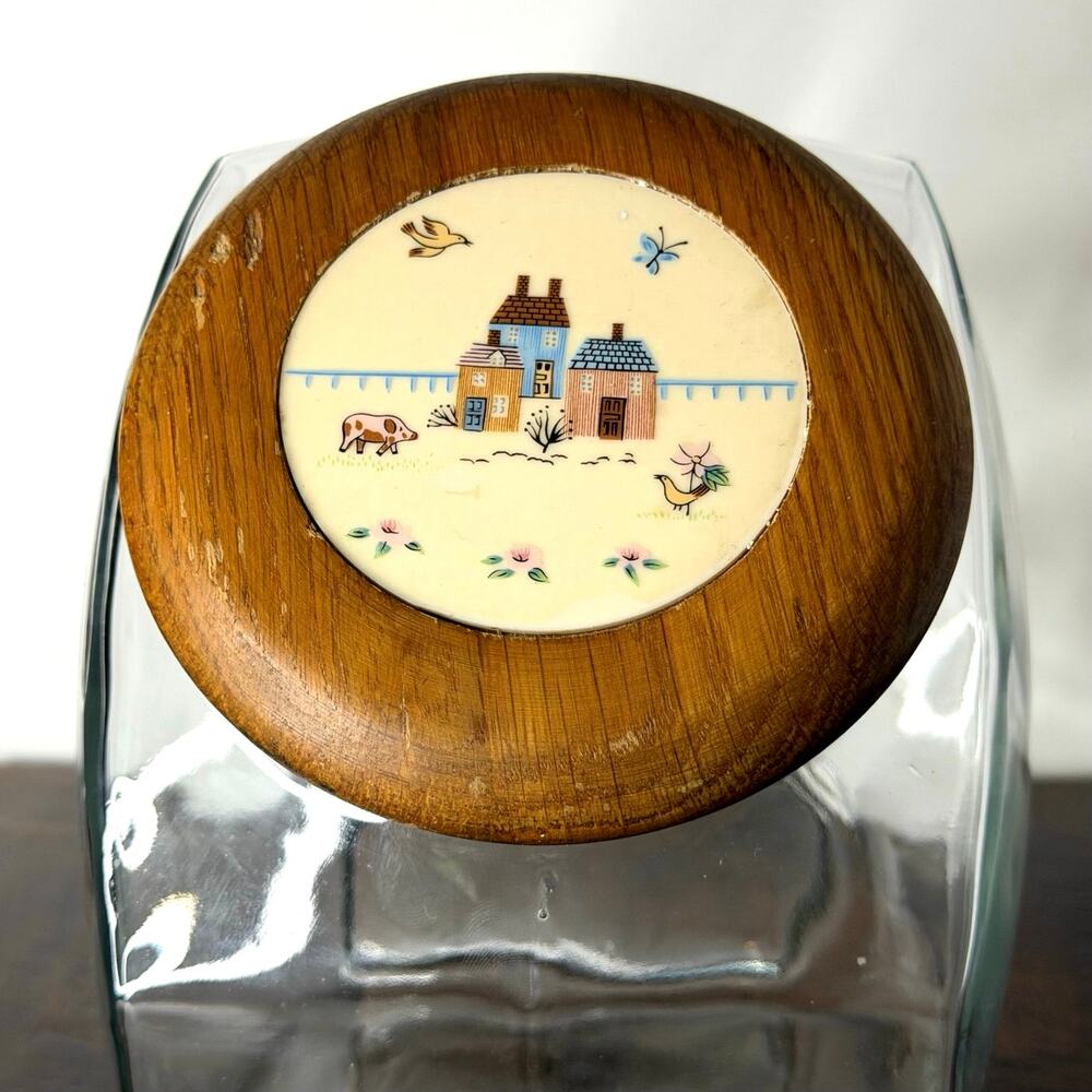 Vintage Heartland International Glass Canister with Wooden Lid